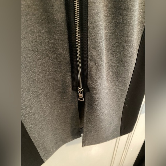 BCBG MaxAzaria | fitted bodycon dress with blocking detail, back zipper - Picture 5 of 7